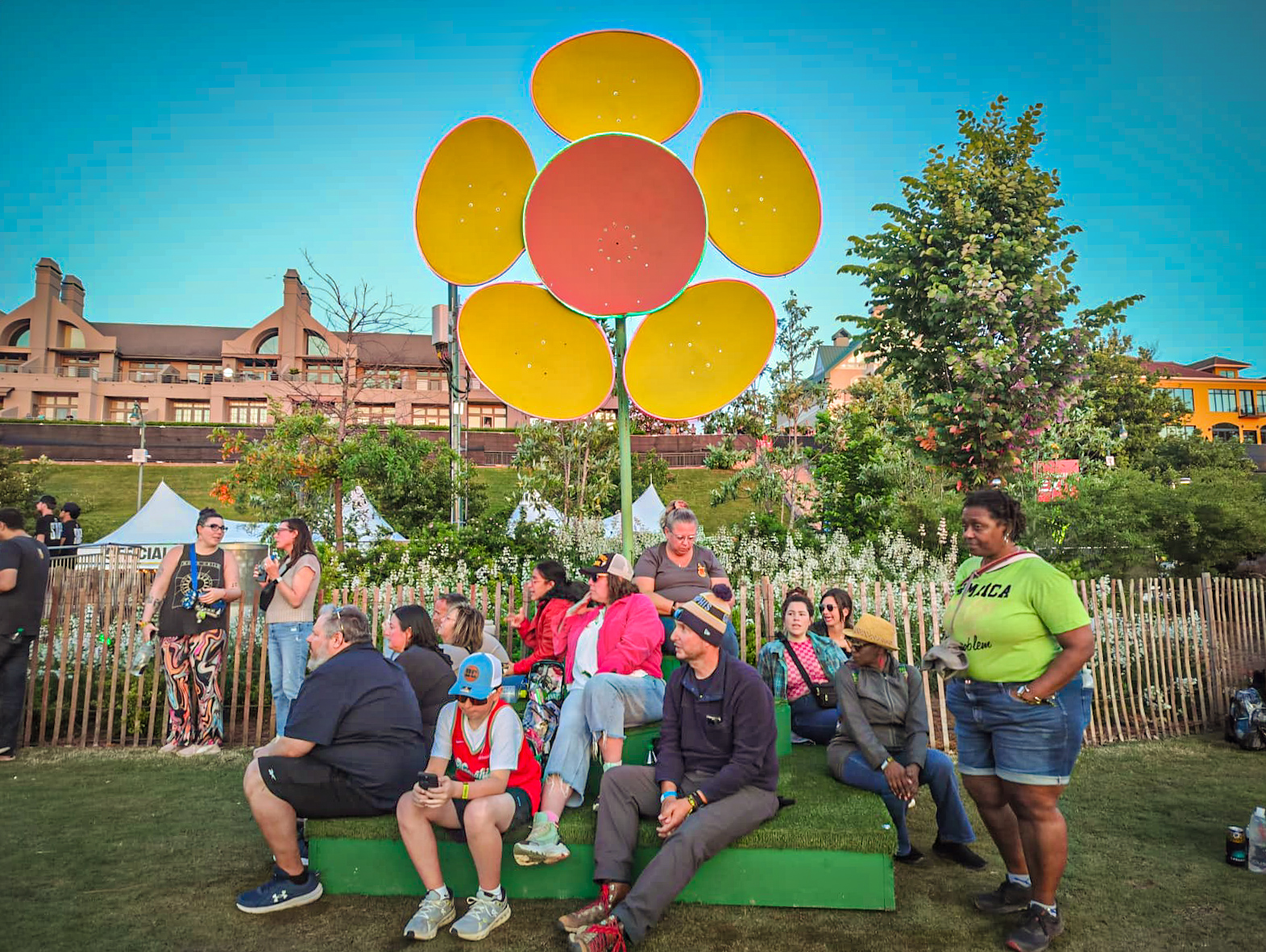 Pixel Flower Charging Platform